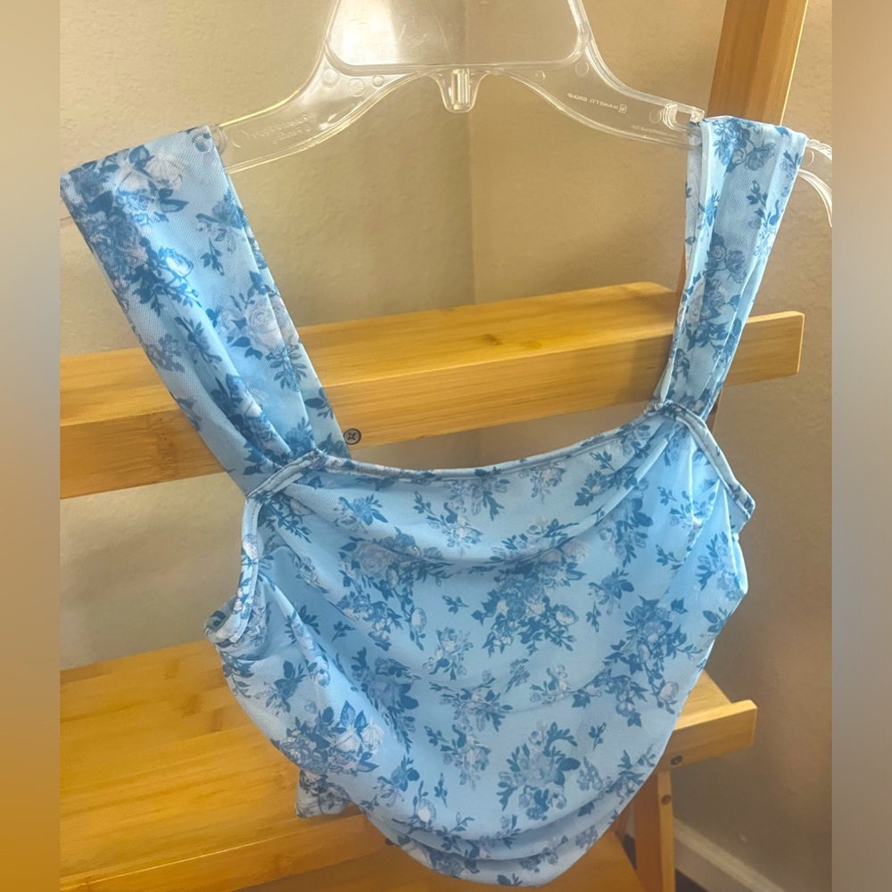 Blue floral crop top!